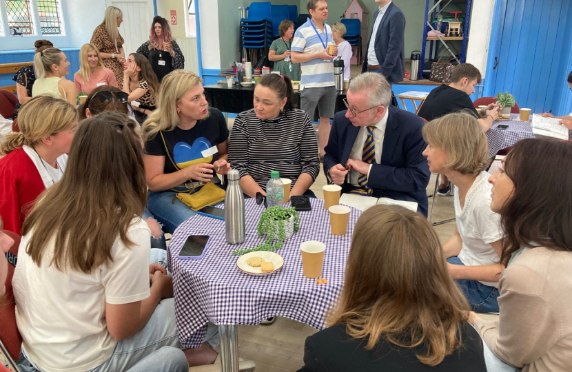 Michael Gove meets Ukrainian guests and their hosts