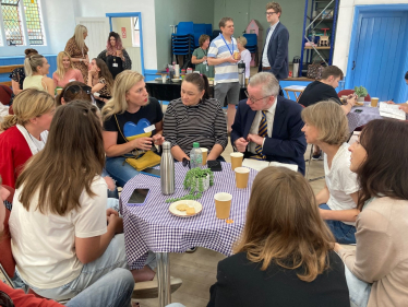 Michael Gove meets Ukrainian guests and their hosts